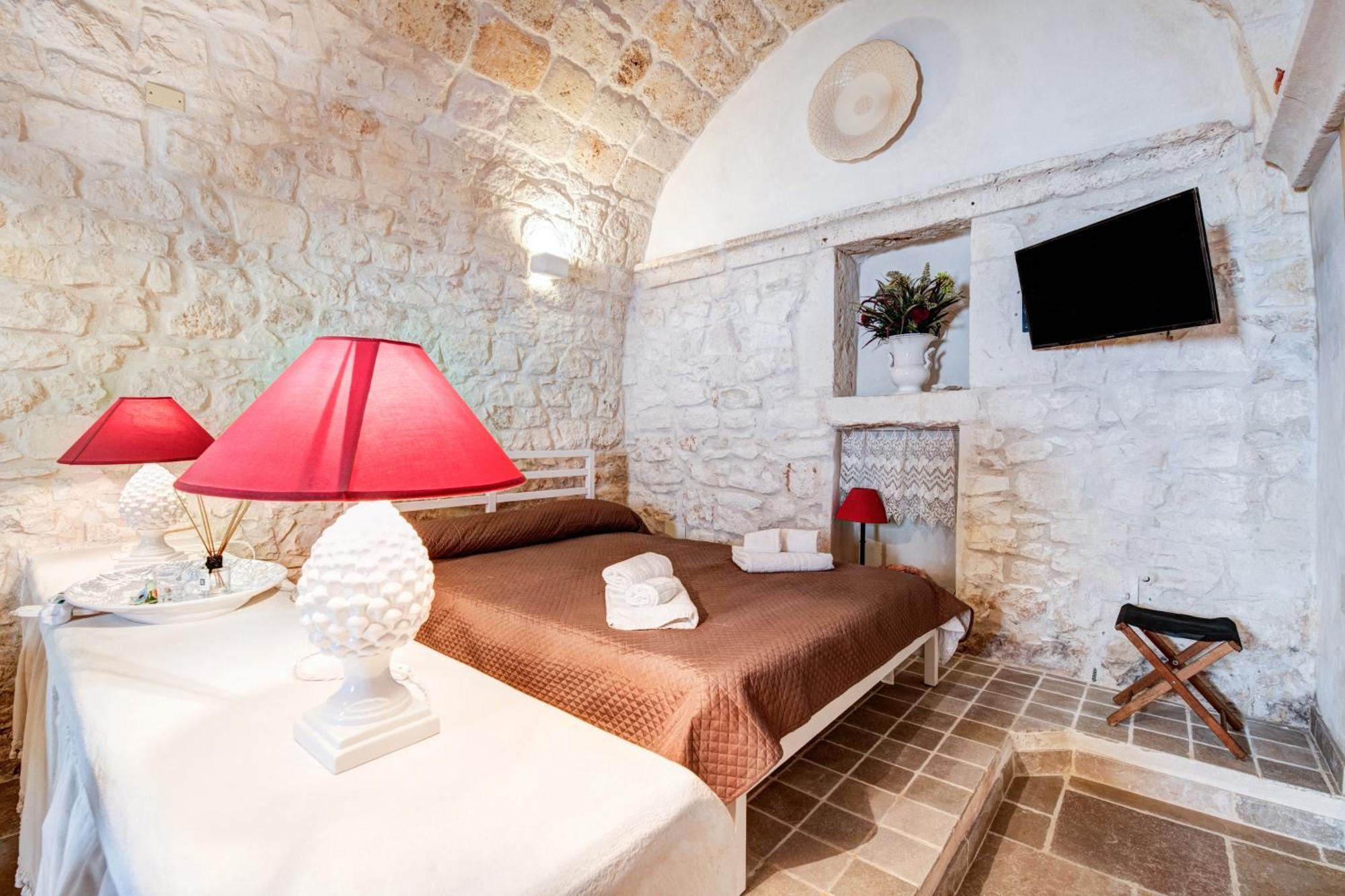 Le Bianche Suites Ostuni Esterno foto
